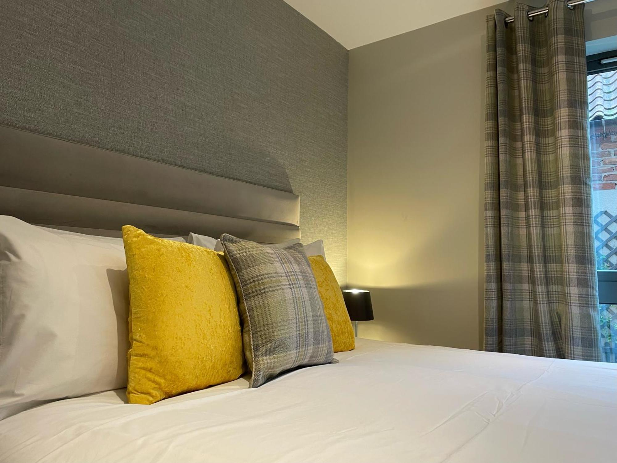 York Staycation With Free Parking Экстерьер фото